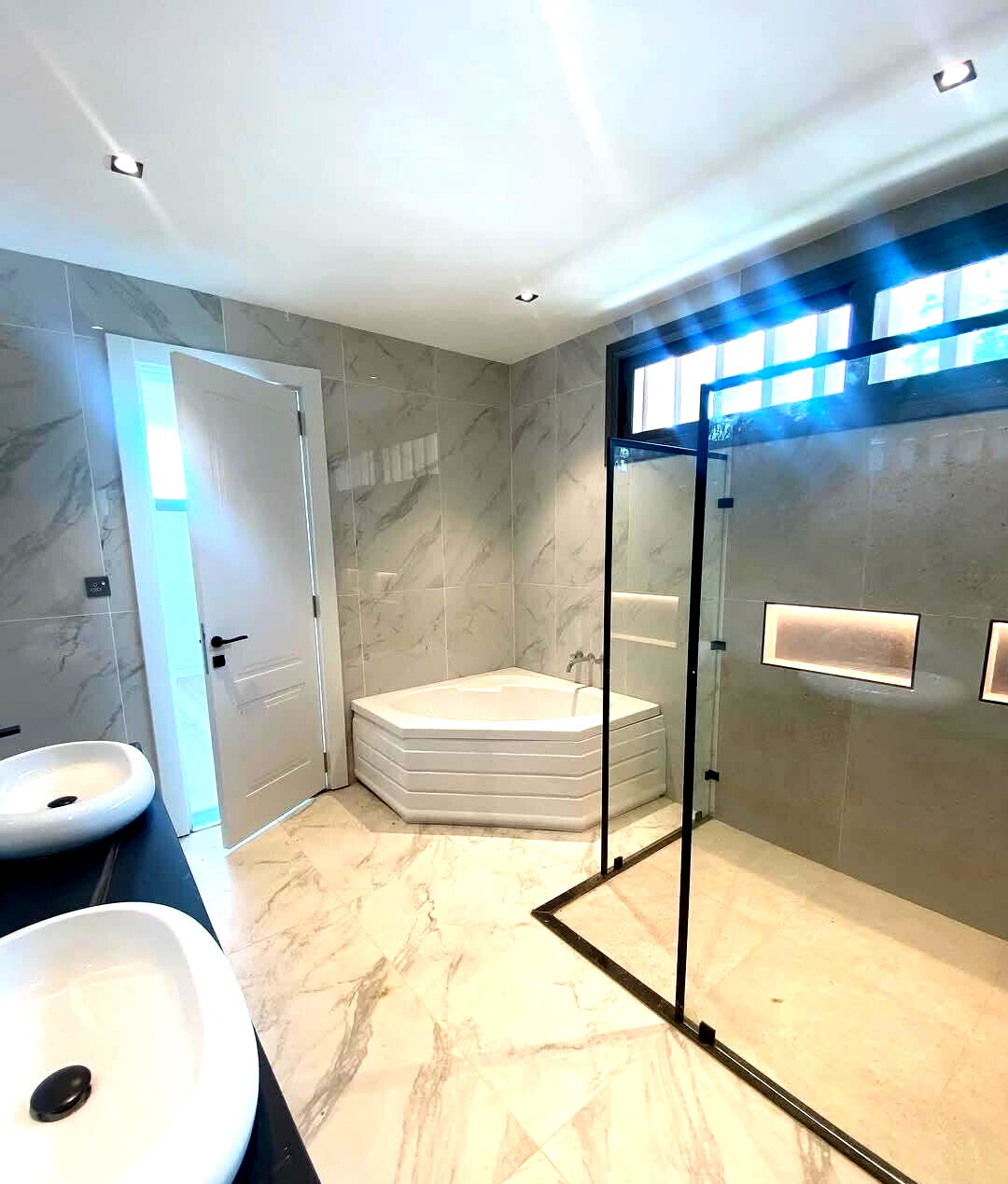 5-Ensuite Townhouse with Jacuzzi & Study - Lavington