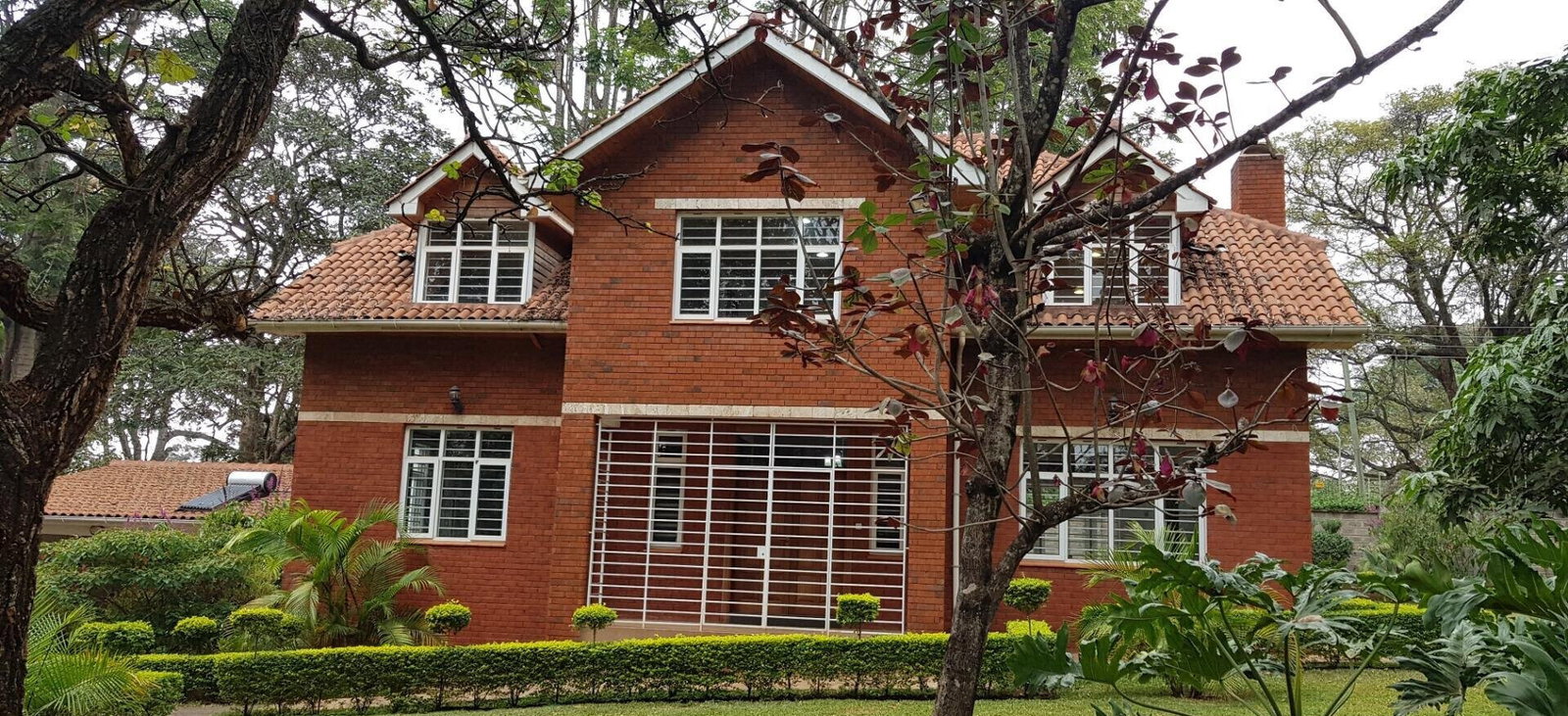 Private Guest Wing Home - Rosslyn
