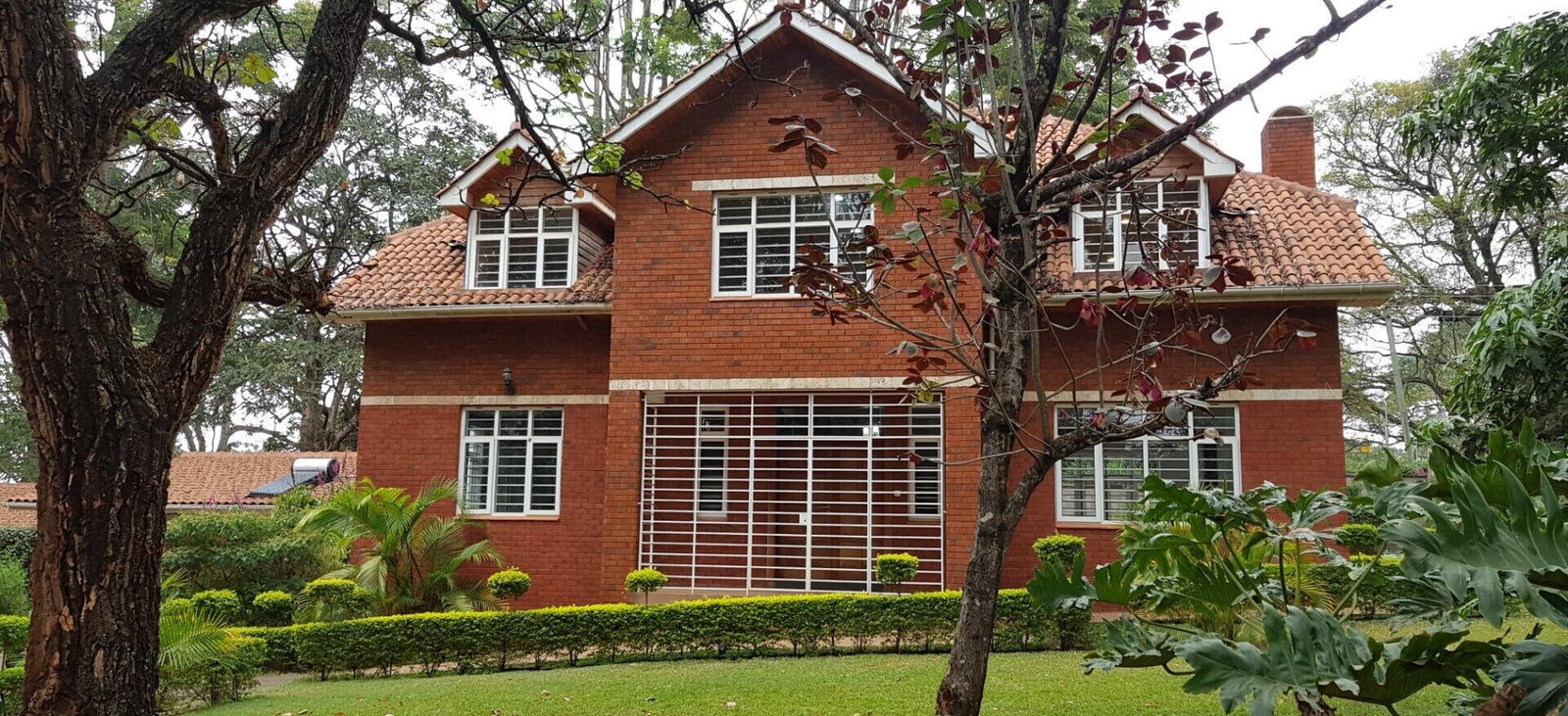 Private Guest Wing Home - Rosslyn