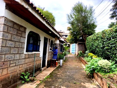 5bdrm Bungalow in Hilltop Road, Ngong for rent - Image 12