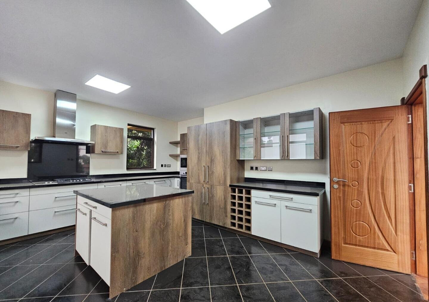 Garden Townhouse with 5BR at KSh 85M