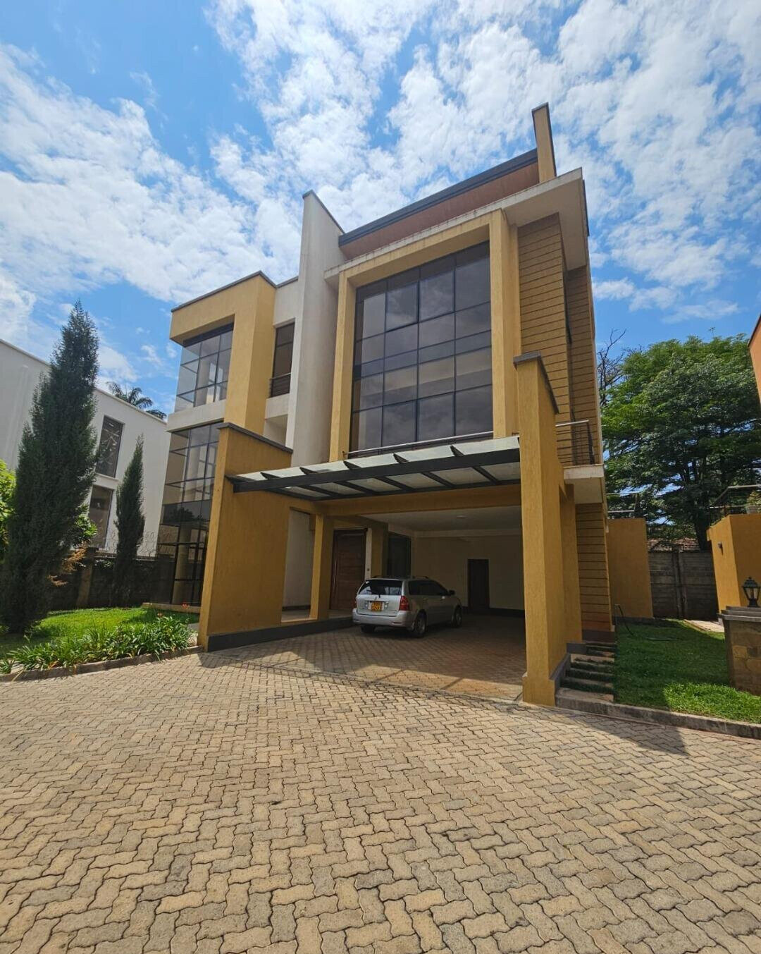 Garden Townhouse with 5BR at KSh 85M