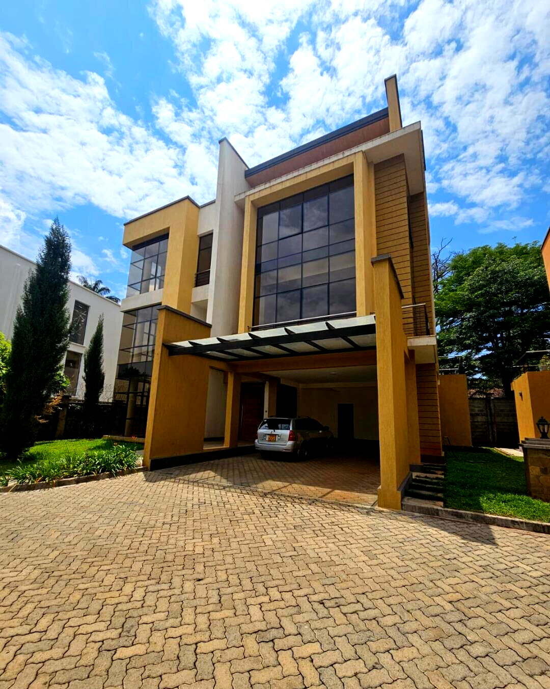 Garden Townhouse with 5BR at KSh 85M