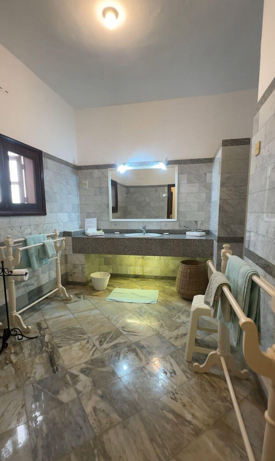 2BR Split-Level Maisonette with Pool Access – Malindi