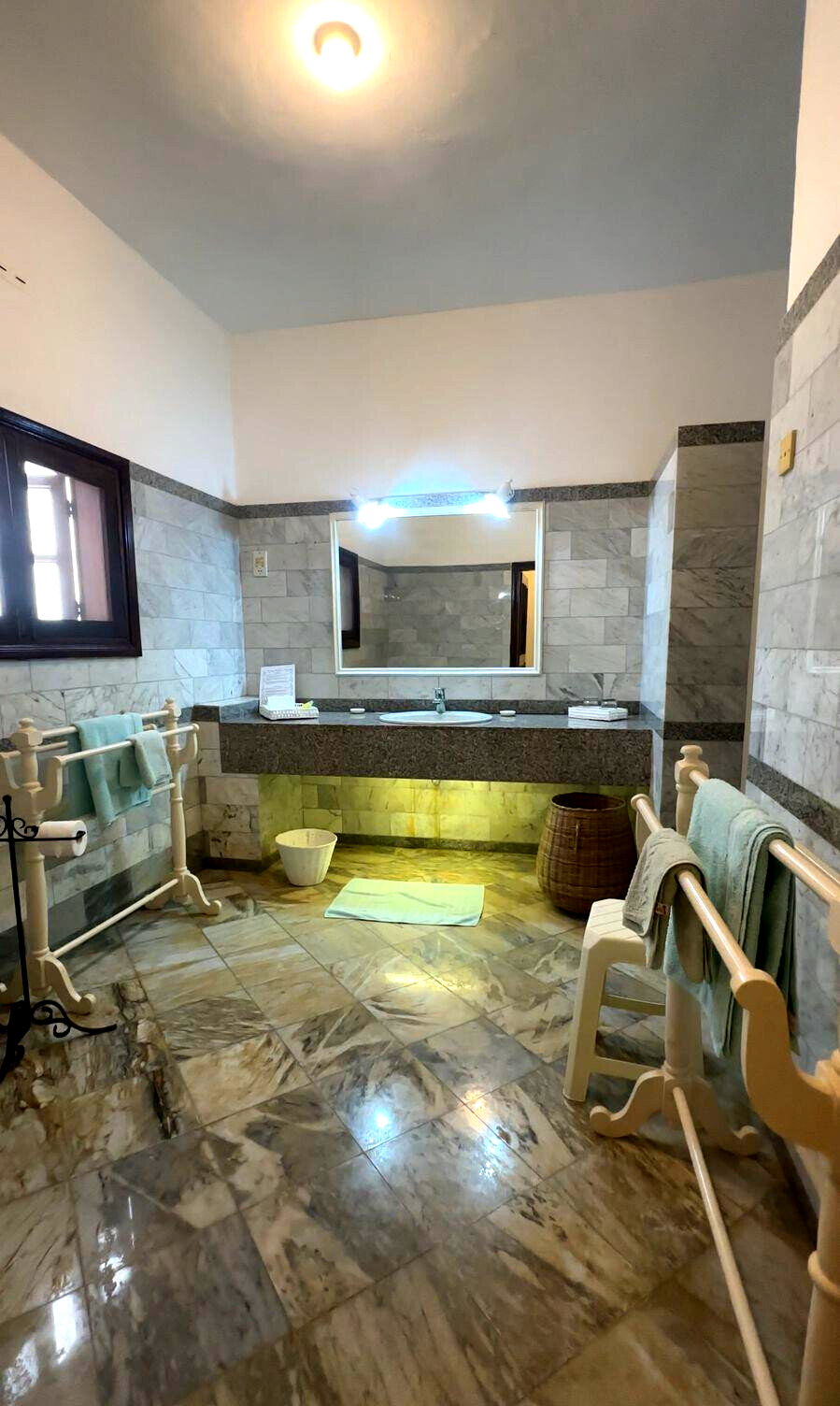 2BR Split-Level Maisonette with Pool Access – Malindi