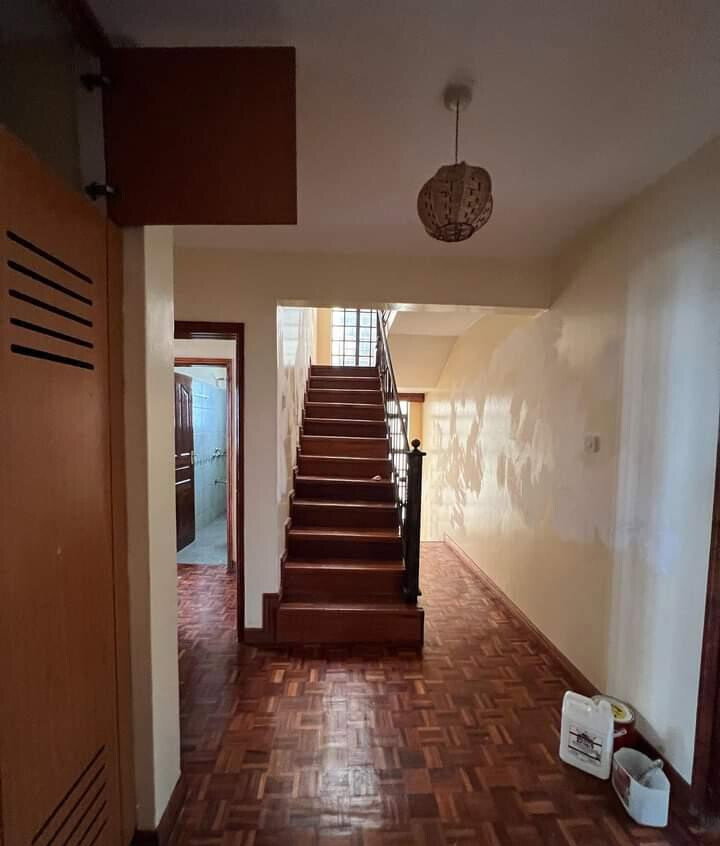 Pet-Friendly 5-Ensuite Townhouse with DSQ - Lavington