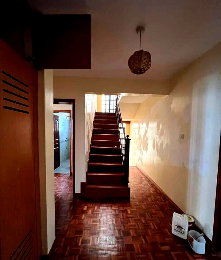 Pet-Friendly 5-Ensuite Townhouse with DSQ - Lavington