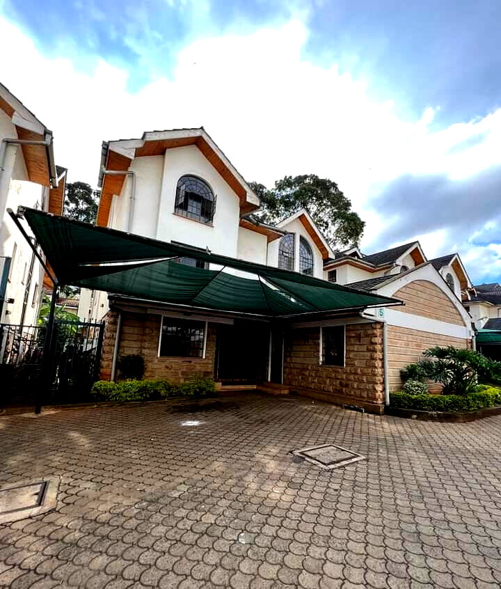 Pet-Friendly 5-Ensuite Townhouse with DSQ - Lavington
