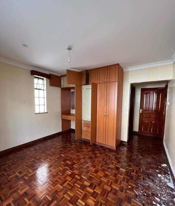 Pet-Friendly 5-Ensuite Townhouse with DSQ - Lavington