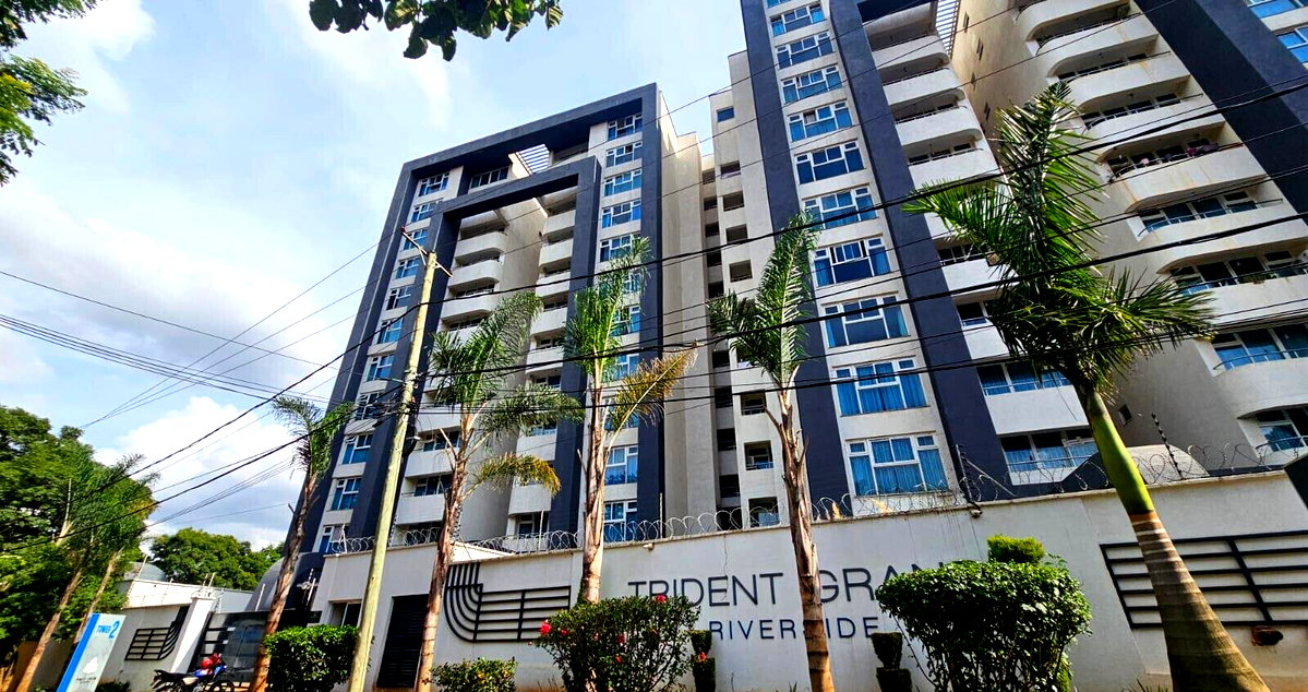 3BR All-Ensuite with Italian Kitchen & Indoor Pool - Riverside