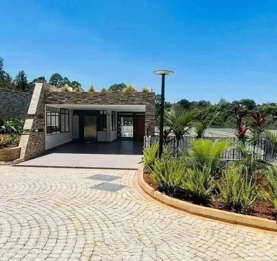 3-Bed Garden Villa with Clubhouse Access - Spring Valley