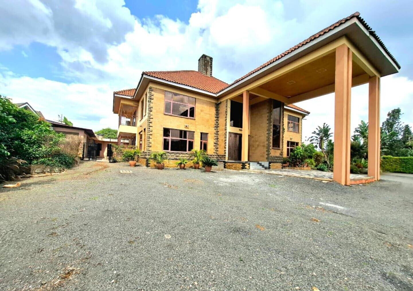 Half Acre 5BR Garden Home for KSh 450K