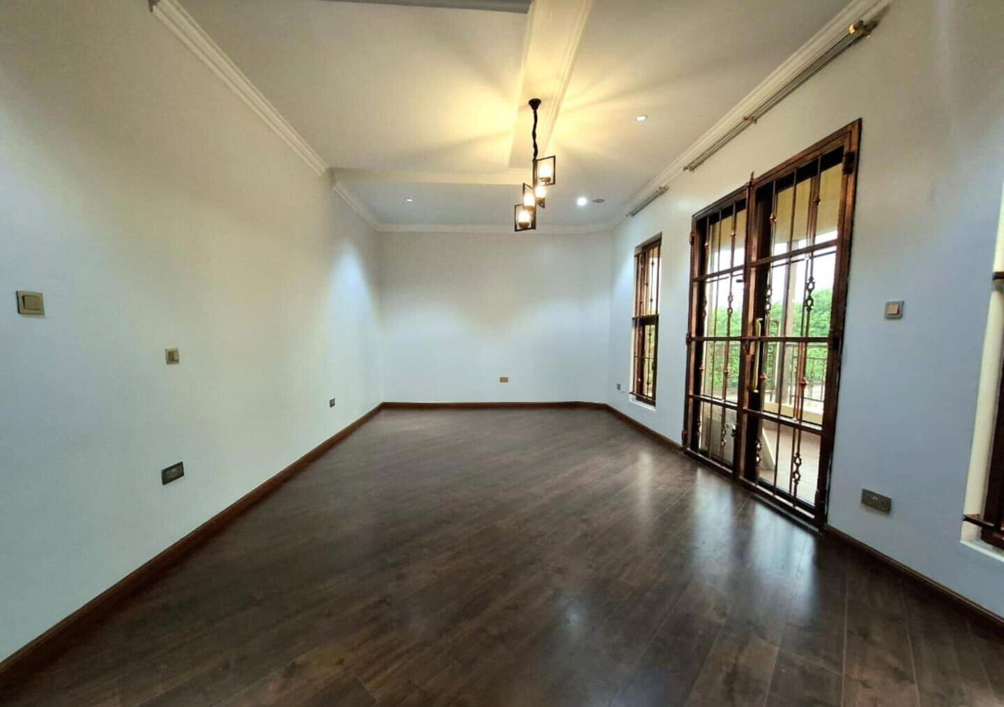 Half Acre 5BR Garden Home for KSh 450K