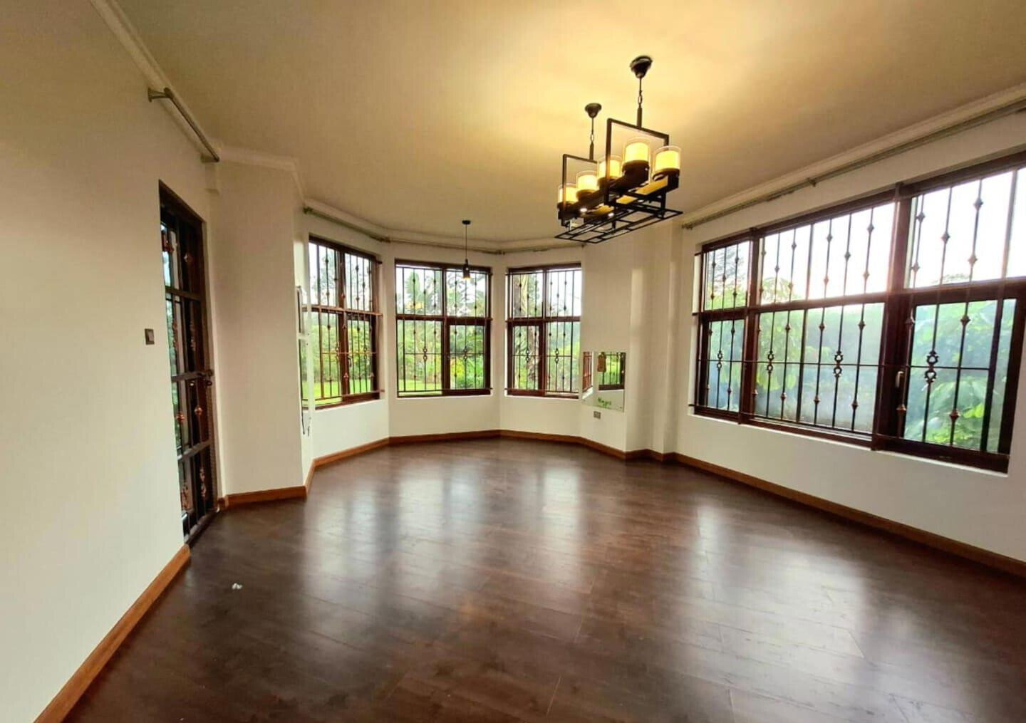 Half Acre 5BR Garden Home for KSh 450K