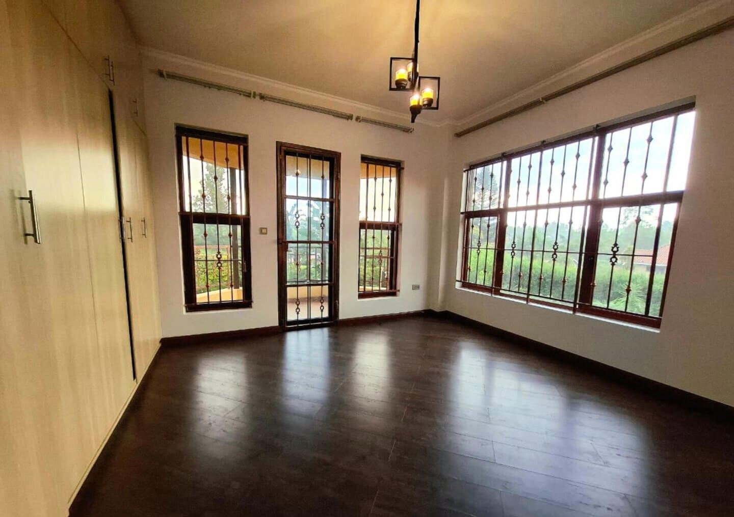 Half Acre 5BR Garden Home for KSh 450K