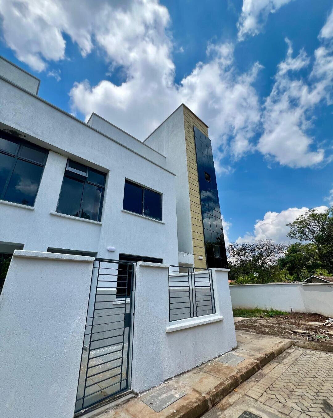 4-Bed Townhouse with Home Office & Family Room - Lavington