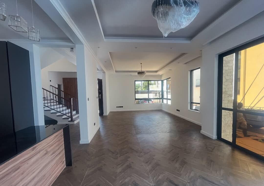 Newly Built 4BR Townhouse with Rooftop Terrace - Lavington