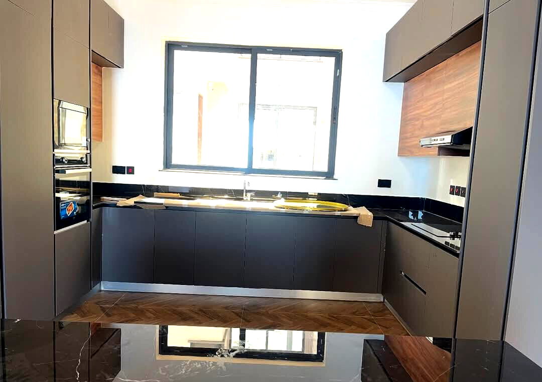 Newly Built 4BR Townhouse with Rooftop Terrace - Lavington