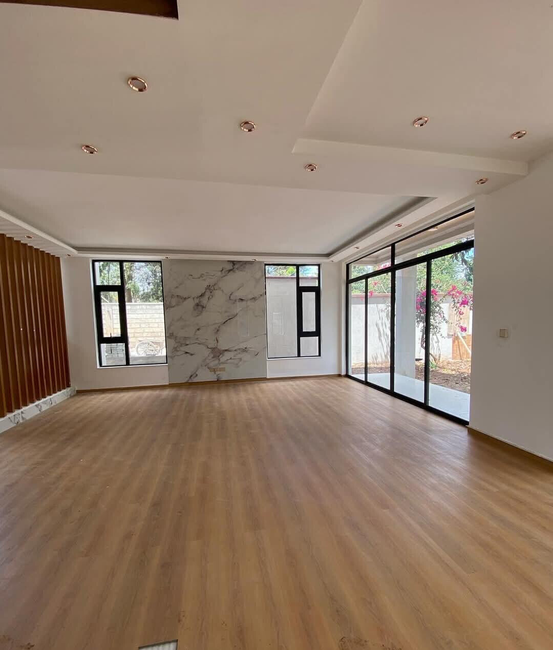 Contemporary 5-Ensuite Villas with Private Gardens - Lavington