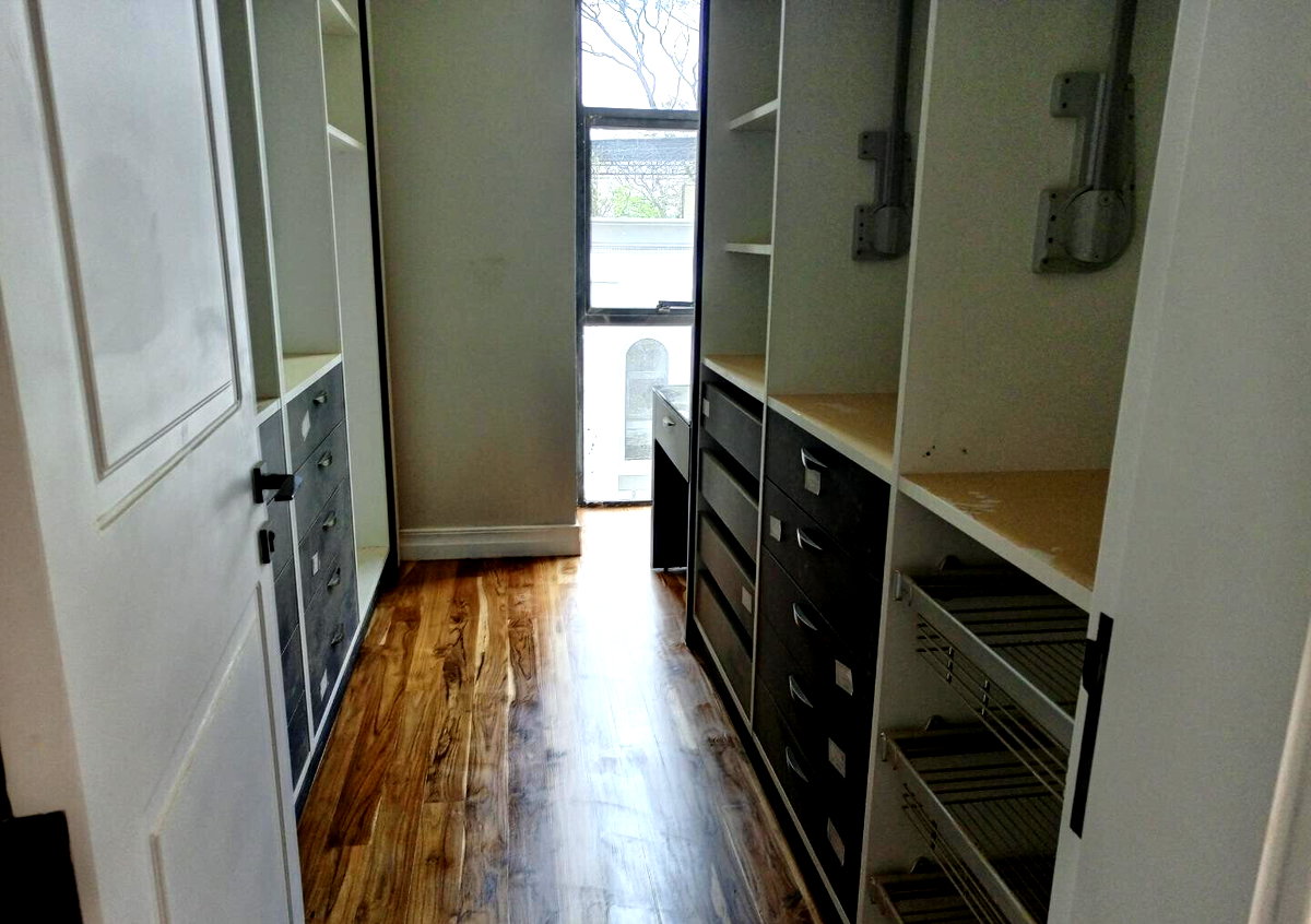 5BR Townhouse with Rooftop Terrace & Heated Pool - Loresho