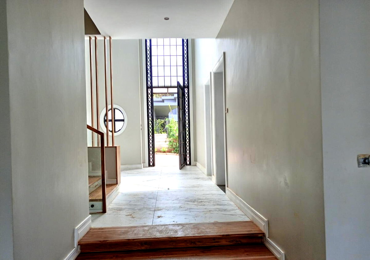5BR Townhouse with Rooftop Terrace & Heated Pool - Loresho