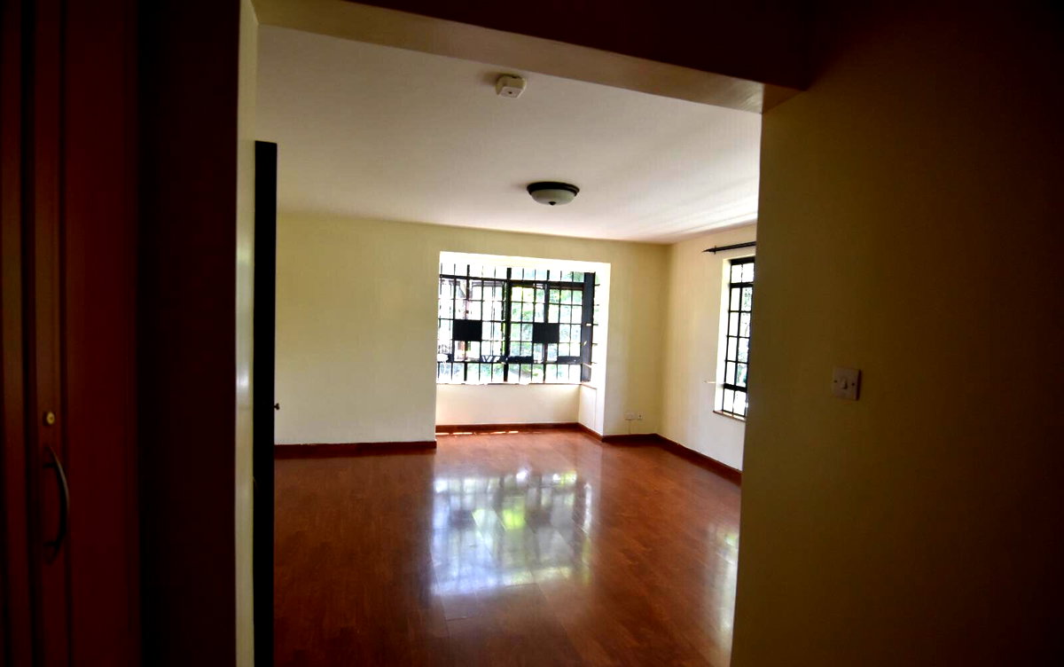 Private 5BR Townhouse with DSQ & Only 6 Units - Lavington