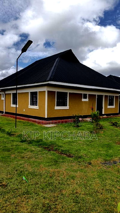5bdrm Bungalow in Illula for sale - Image 2