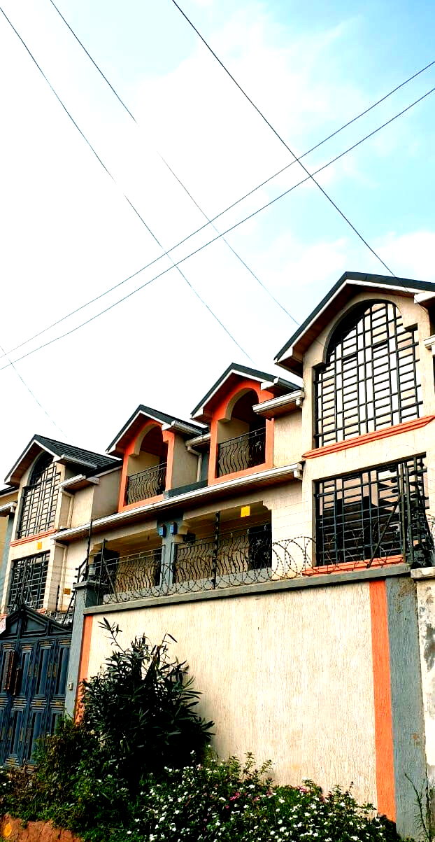 7BR Townhouse with DSQ & 10,000L Tank – Langata
