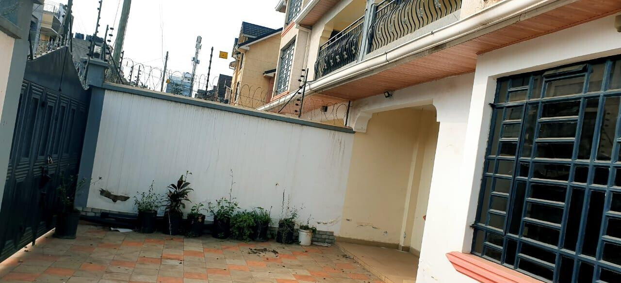 7BR Townhouse with DSQ & 10,000L Tank – Langata