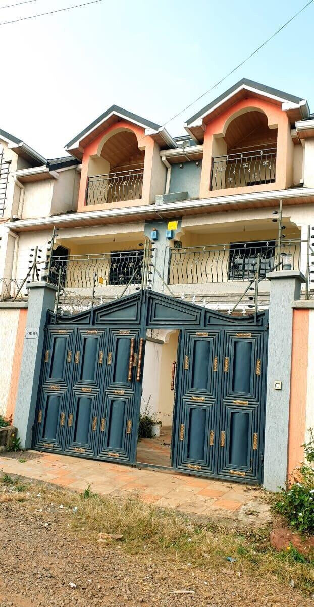 7BR Townhouse with DSQ & 10,000L Tank – Langata