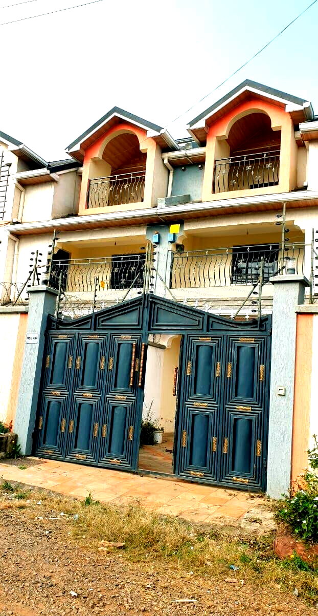 7BR Townhouse with DSQ & 10,000L Tank – Langata