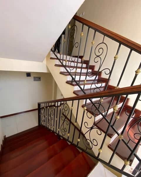 Half Acre 5BR Haven at KSh 280K
