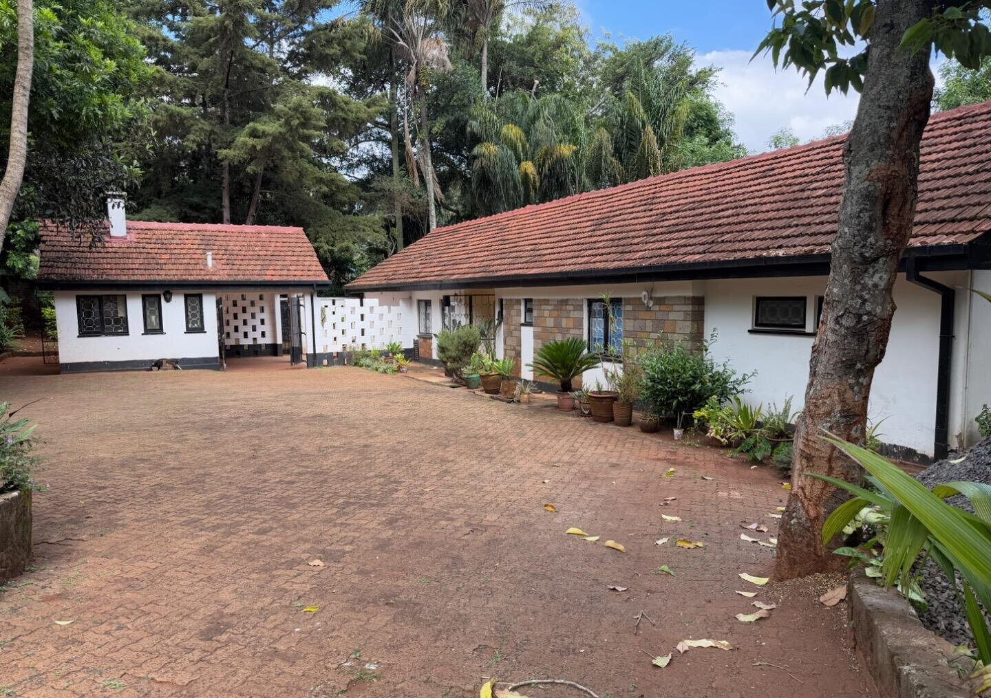 Garden Plot with Parking for KSh 100M