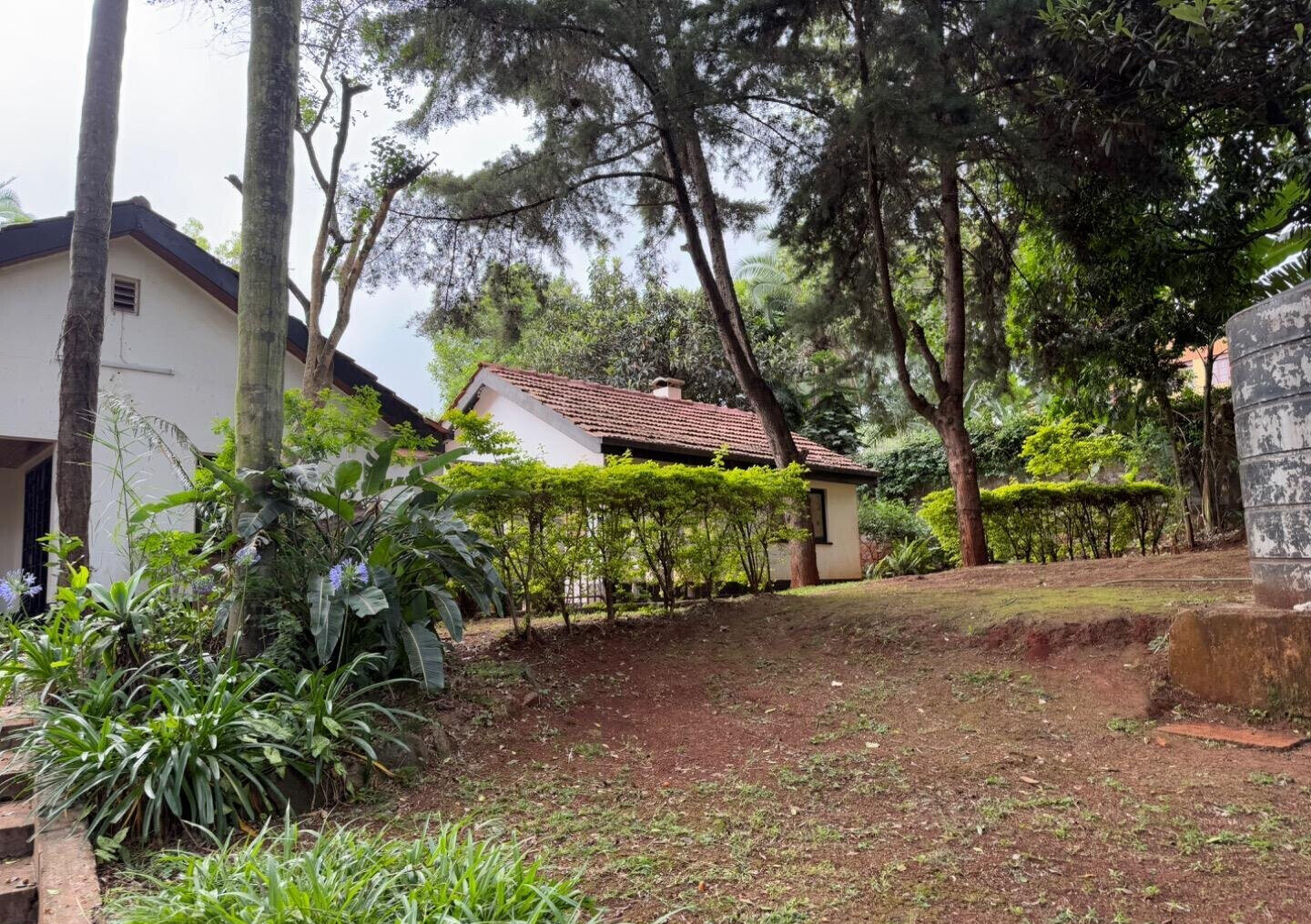 Garden Plot with Parking for KSh 100M