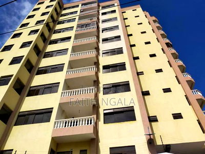 3bdrm Apartment in Kizingo for sale - Image 15