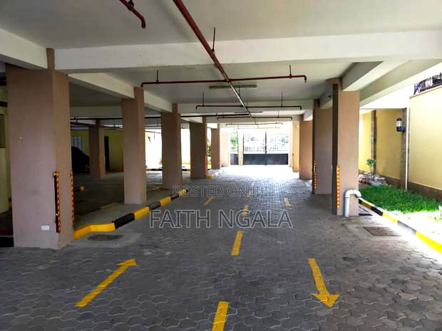 3bdrm Apartment in Kizingo for sale