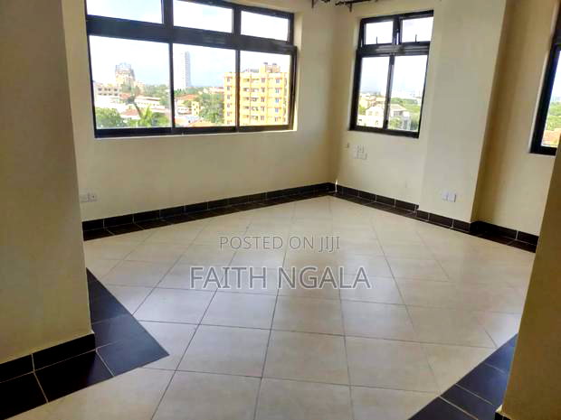 3bdrm Apartment in Kizingo for sale