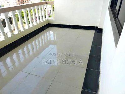 3bdrm Apartment in Kizingo for sale - Image 13
