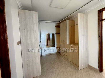 5bdrm Villa in Membley Estate for sale - Image 13