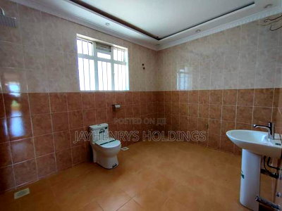 5bdrm Villa in Membley Estate for sale - Image 12