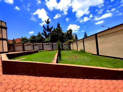 5bdrm Villa in Membley Estate for sale - Image 3