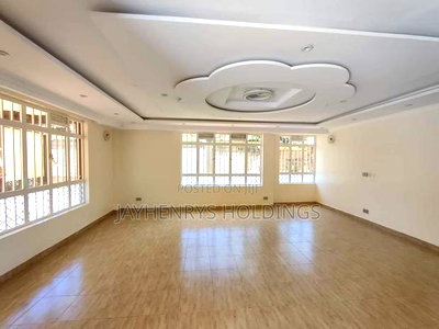 5bdrm Villa in Membley Estate for sale - Image 2