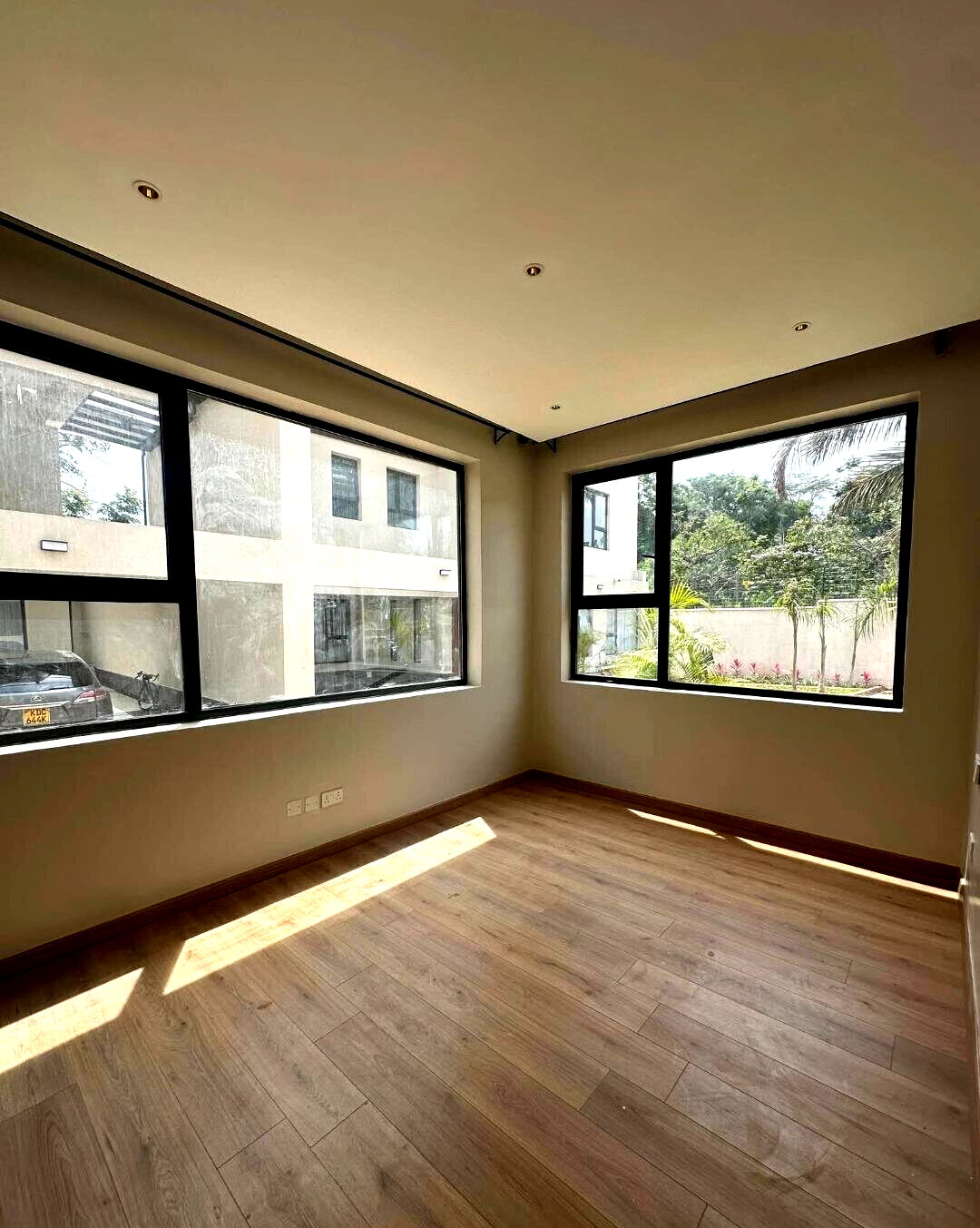 5-Ensuite Townhouse with Rooftop Terrace & Solar - Lavington