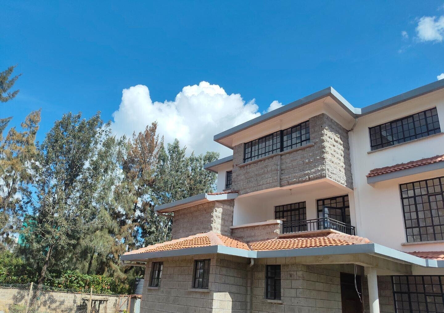 1/2 Acre 10BR Haven at KSh 500K