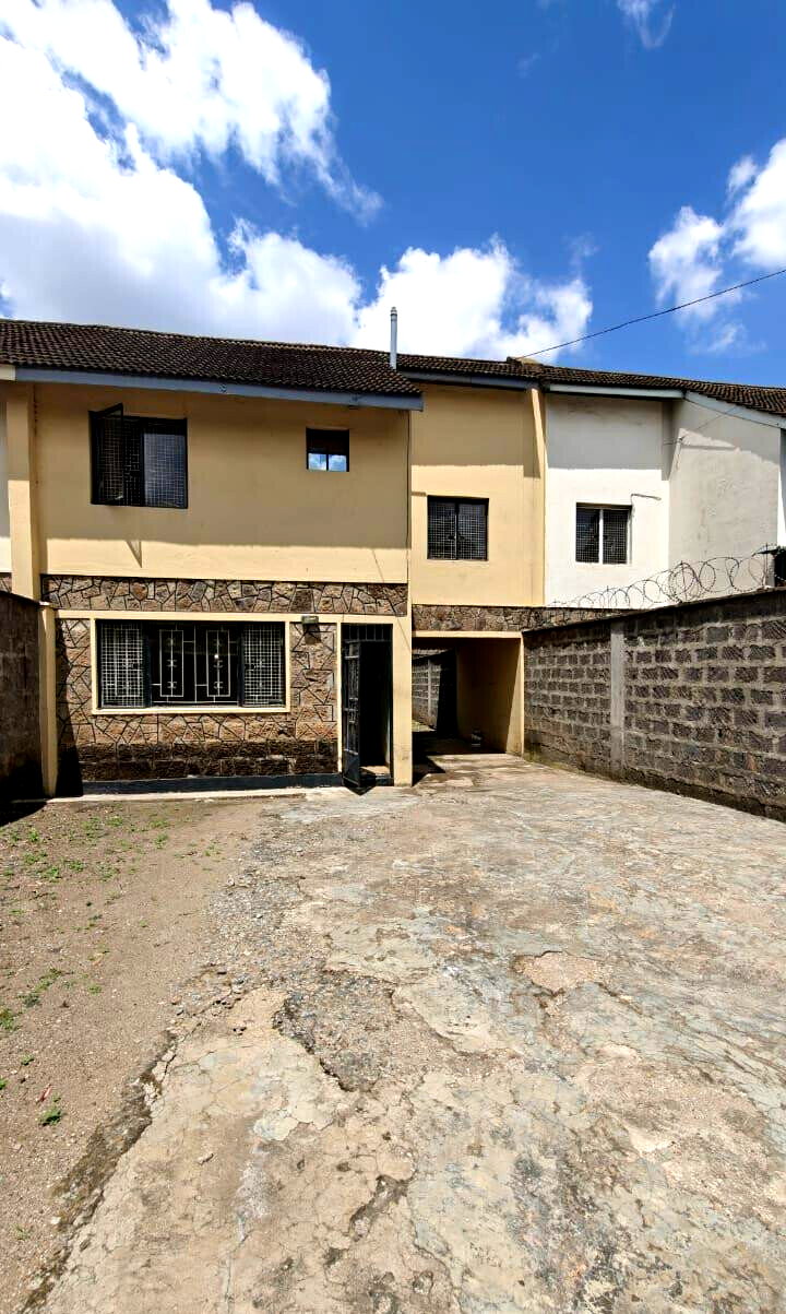 3BR Commercial Townhouse on Tarmac - Nairobi West