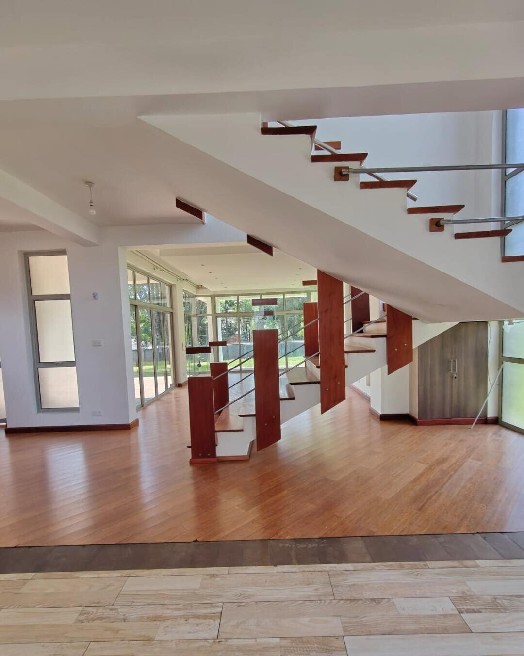 Luxury 5BR Haven on 1/2 Acre
