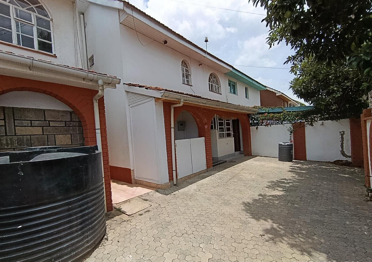 5BR Townhouse with Guest Wing & 10,000L Water Tank – Langata