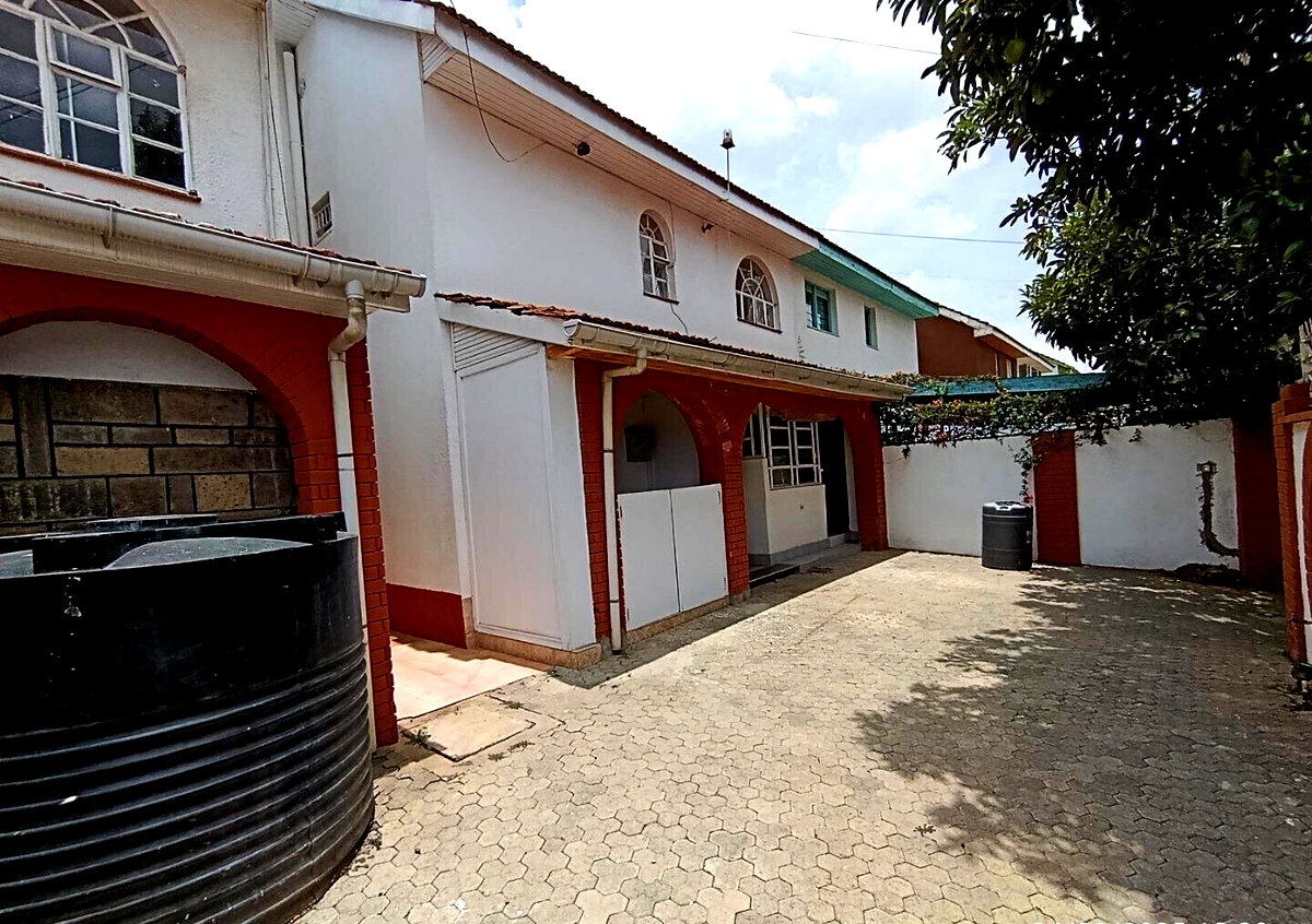 5BR Townhouse with Guest Wing & 10,000L Water Tank – Langata