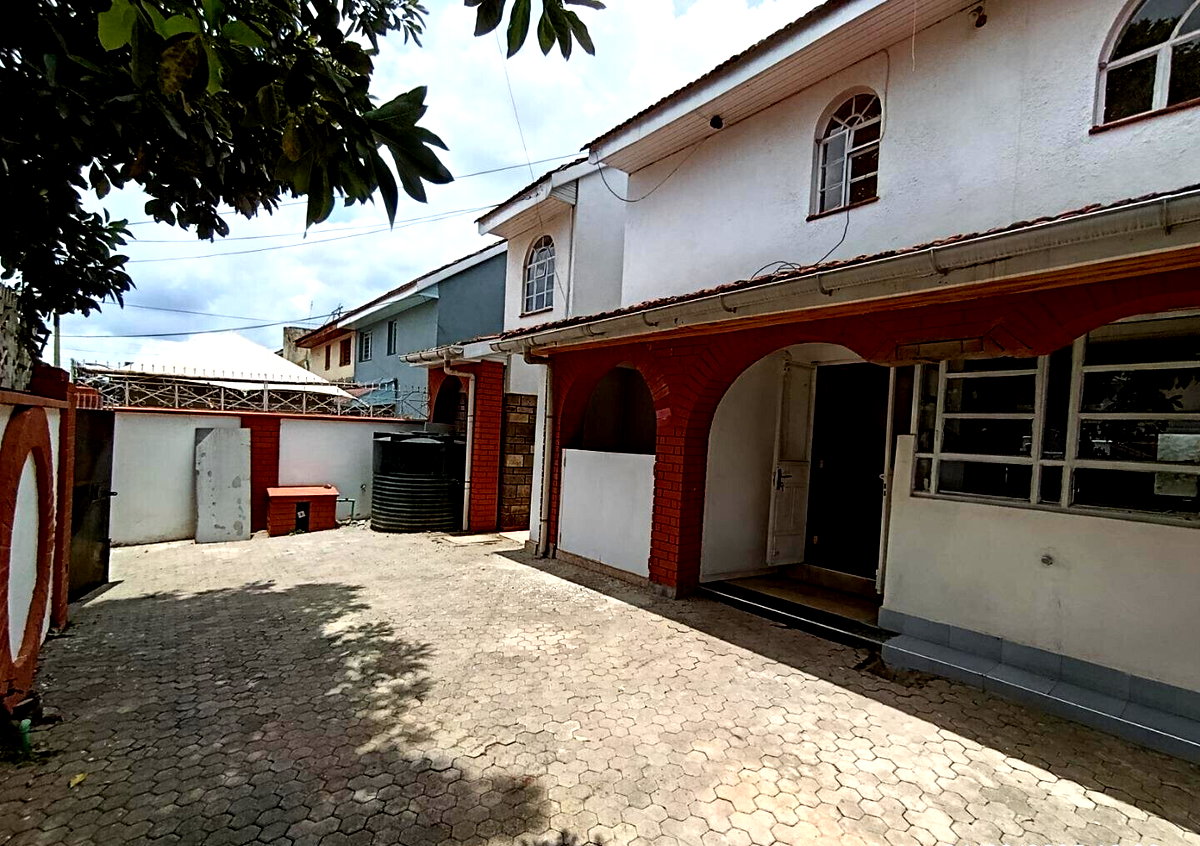 5BR Townhouse with Guest Wing & 10,000L Water Tank – Langata