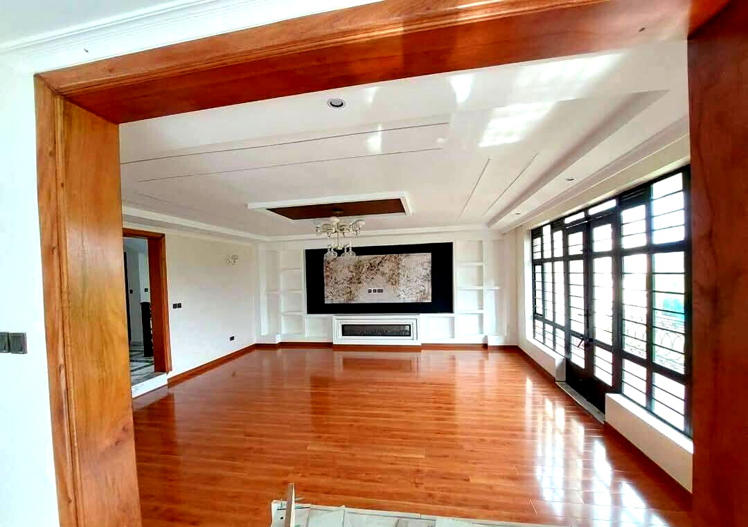6-Bedroom Townhouse with DSQ & Solar - Ruiru